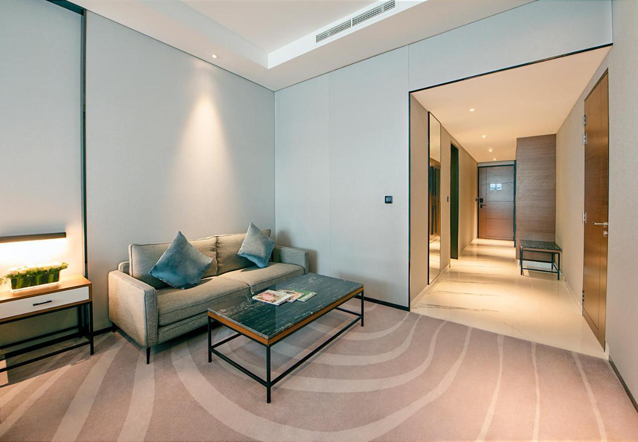 Asiana Grand Hotel ดูไบ ภายนอก รูปภาพ A room at the hotel