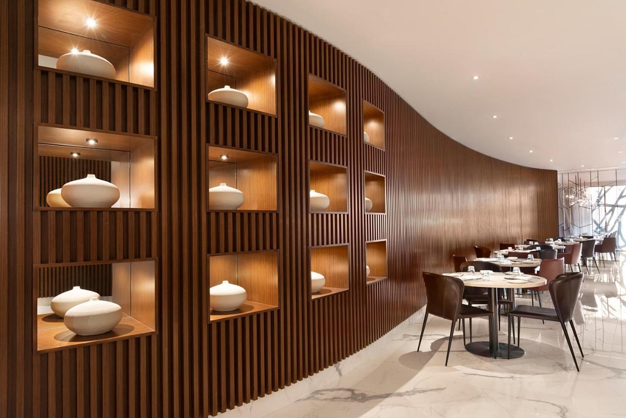 Asiana Grand Hotel ดูไบ ภายนอก รูปภาพ Interior of the restaurant