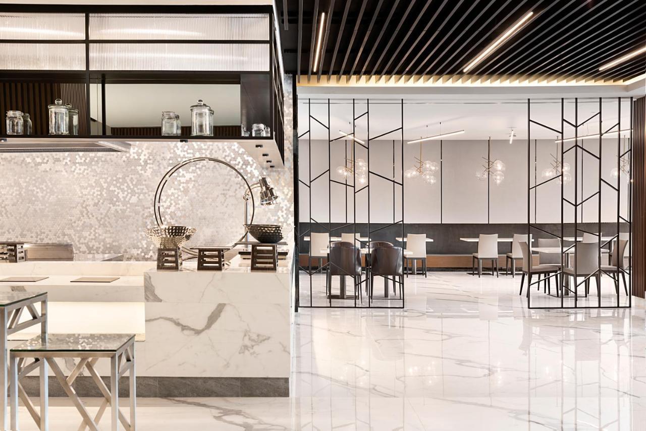 Asiana Grand Hotel ดูไบ ภายนอก รูปภาพ The interior of the restaurant