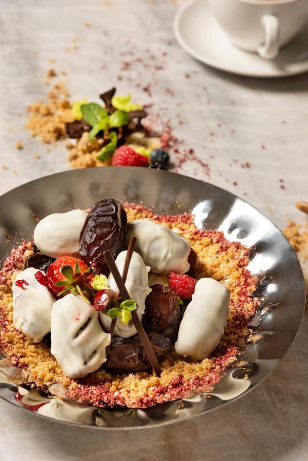 Asiana Grand Hotel ดูไบ ภายนอก รูปภาพ A chocolate parfait